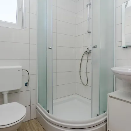 Budimir 2 By Interhome Вир